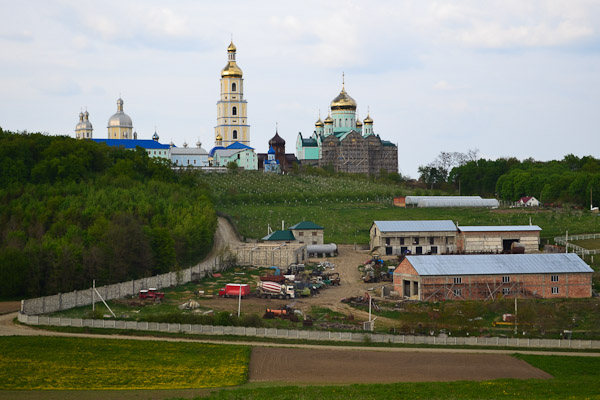 Свято-Вознесенський монастир, Банчени Молниця