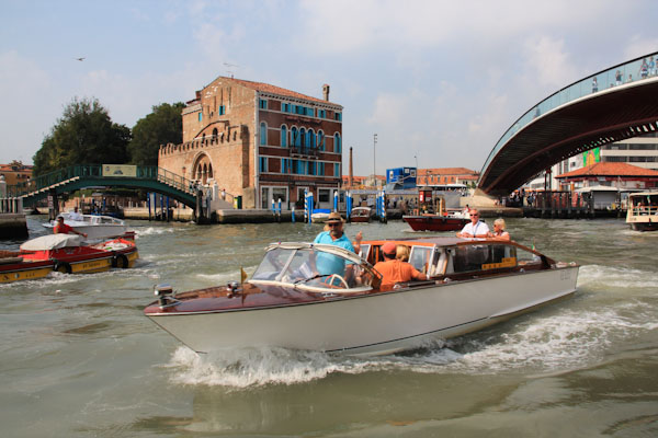 Водне таксі у Венеції
