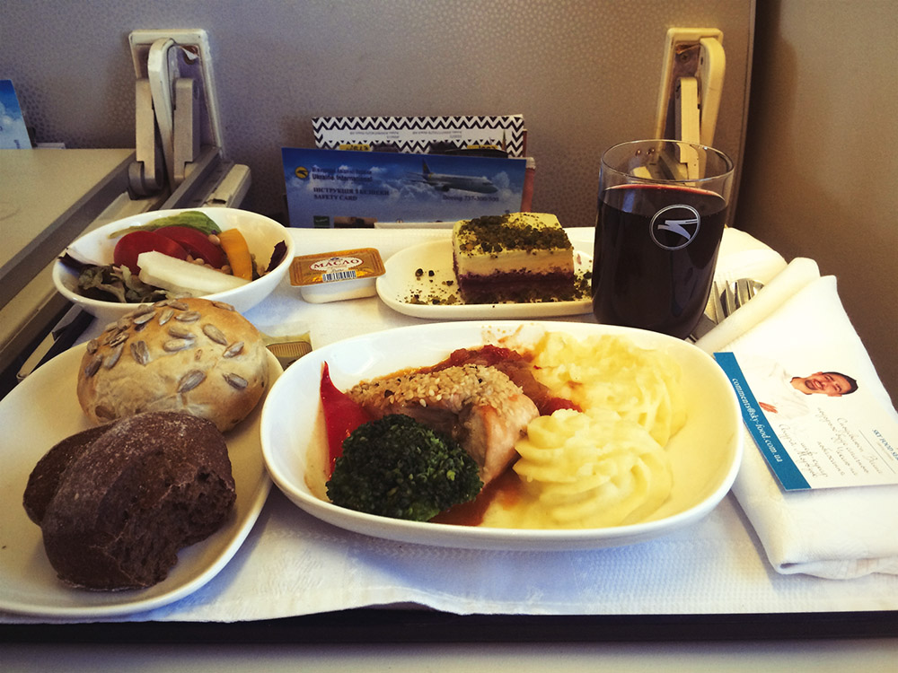 обід на літаку