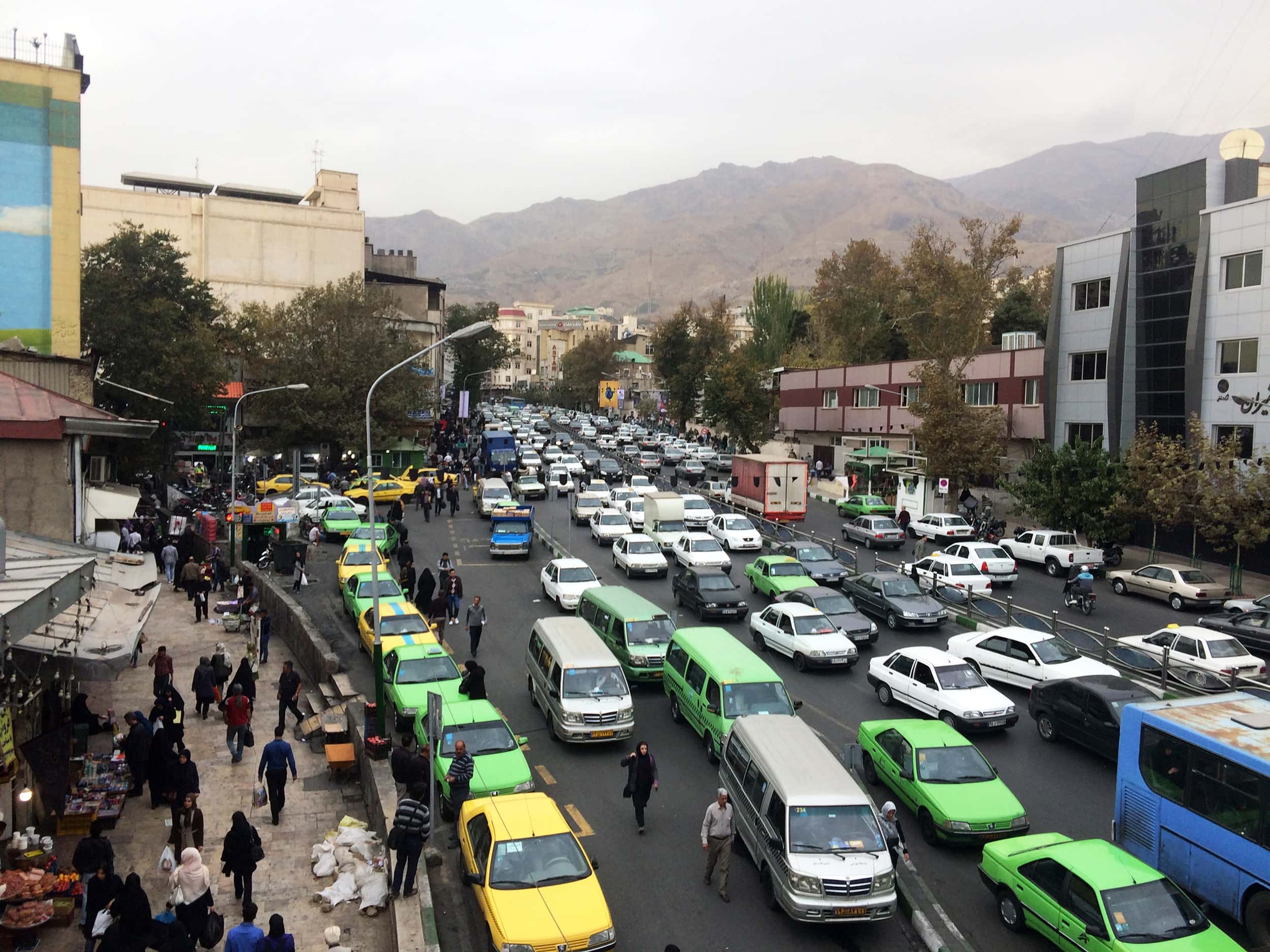Тегеран. Базар на півночі міста. 